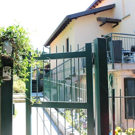 Апартаменти Casa Di Princi Брунате Екстер'єр фото